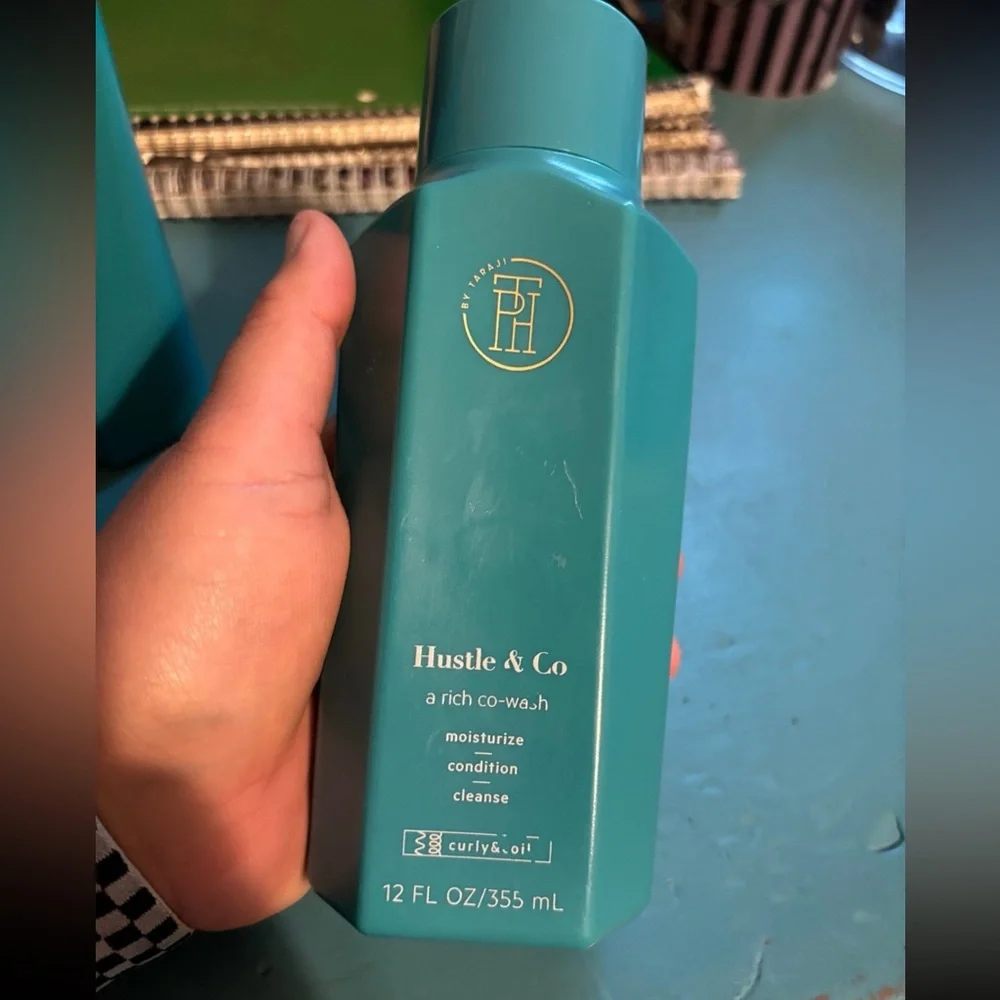 2 Bottles of Conditioner-TPH by Taraji - Picture 5 of 7